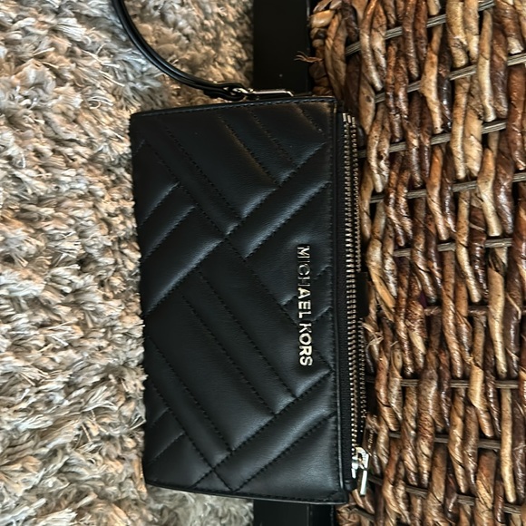 Michael Kors Wristlet Large Double Zip Wristlet Walllet - Picture 1 of 3